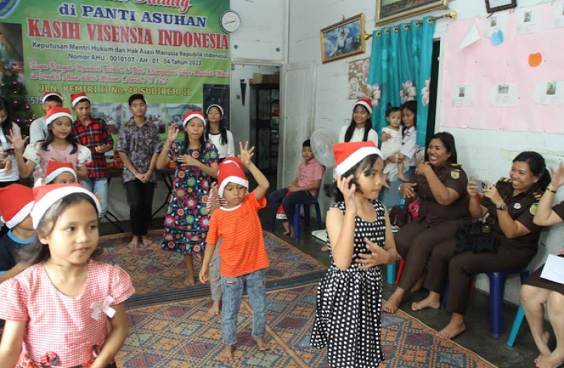 Bakti Natal Kejati Sumut Gelar Donor Darah dan Santuni Anak Panti Asuhan