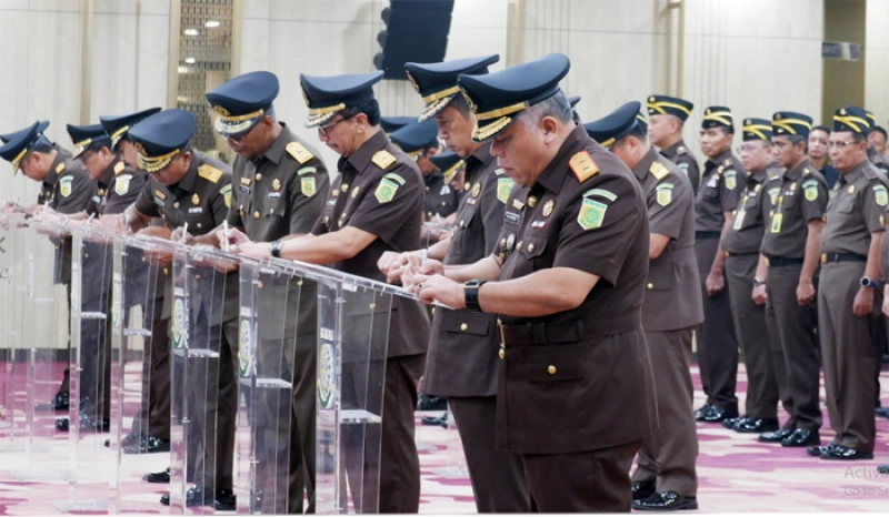 Harli Siregar Resmi Dilaktik Jadi Kajati Sumut, Idianto Jadi Sekretaris Kepala Badan Pemulihan Aset