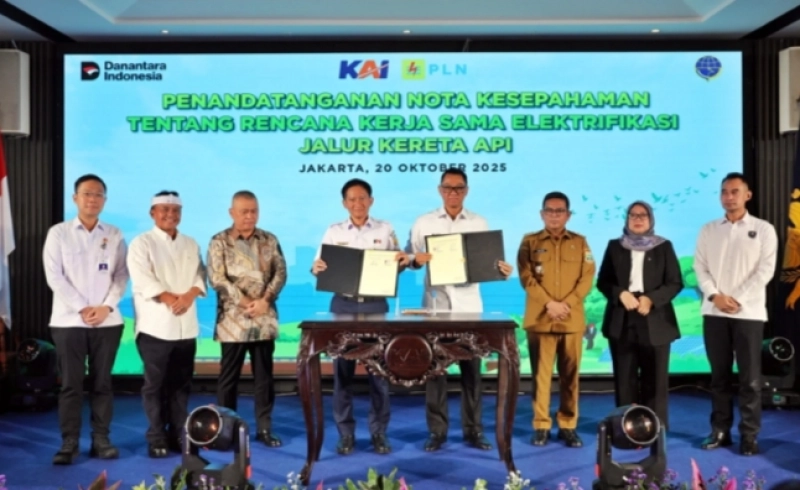 PLN dan KAI Tandatangani Nota Kesepahaman Elektrifikasi Jalur Kereta Api: Dorong Transportasi Rendah Emisi di Indonesia