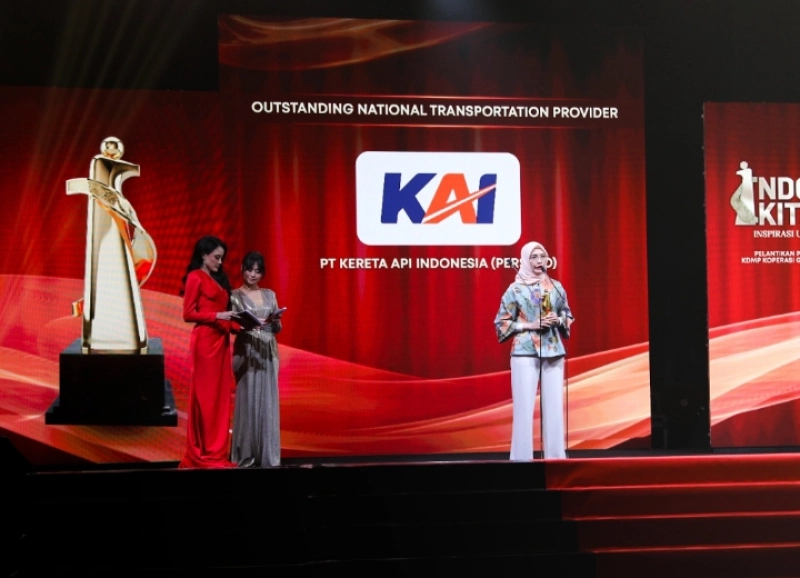 KAI Raih Penghargaan “Outstanding National Transportation Provider” dalam Indonesia Kita Awards 2025
