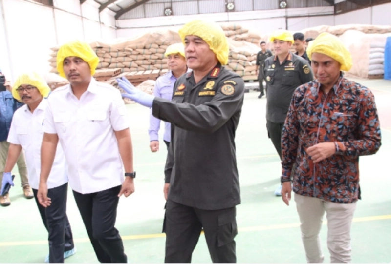 Tembus Rp1,3 Miliar, Karantina Sumbar Lepas Ekspor 25 Ton Kulit Kayu Manis