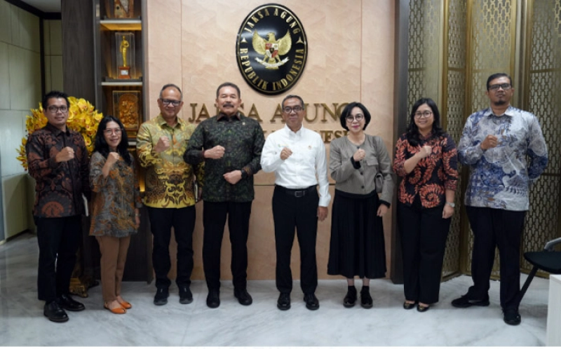 Jaksa Agung Terima Kunjungan Mendiktisaintek Dalam Rangka Kerja Sama Pendampingan Program Bidang Pendidikan Tinggi