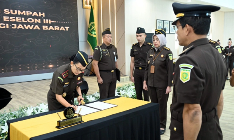 Kajati Jabar Lantik 13 Pejabat Eselon III, Segera Laksanakan Tugas Dengan Penuh Tanggungjawab