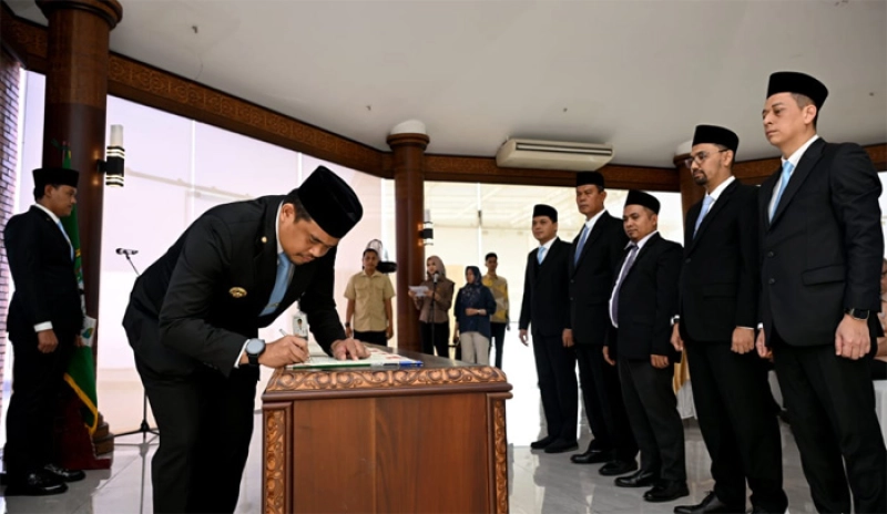 Bobby Nasution Lantik Direksi dan Komisaris Dua BUMD : Segera Buat Rencana Strategis Bisnis