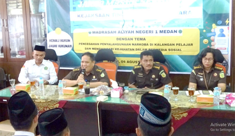 Luhkum di MAN 1 Medan, Jaksa Kejati Sumut Ajak Peserta Didik  Hindari Narkoba dan Bijak Bermedia Sosial