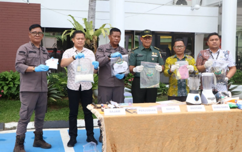 Kejari Medan Musnahkan Barang Bukti Perkara Inkrah, Narkoba Dimusnahkan dengan Diblender