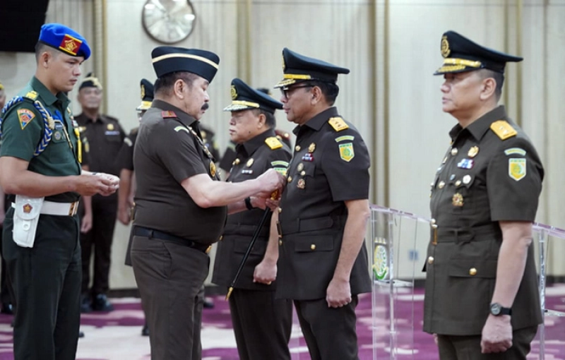Jaksa Agung Lantik Jaksa Agung Muda Pembinaan dan Staf Ahli,  Tekankan Integritas dan Penguatan Institusi