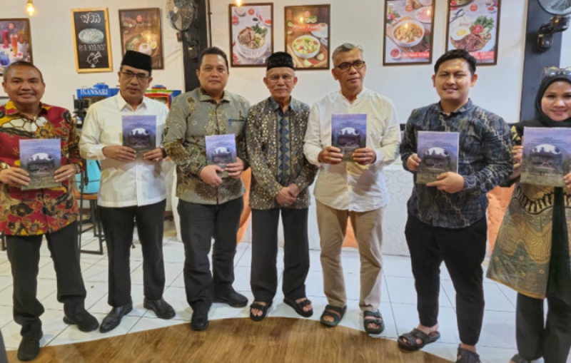Luncurkan Buku Sekilas Tentang Batang Baruhar dan SDM-nya, Maradaman Harahap Bangkitkan Kembali Kearifan Lokal Kampung Halamannya