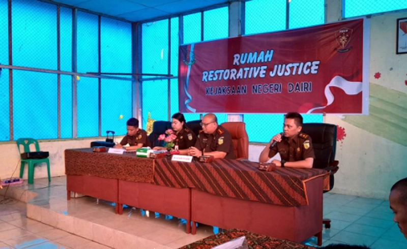 Pencuri Berdamai dengan Korbannya, Kajari Dairi Pimpin Penghentian Penuntutan dengan Humanis di Rumah RJ 