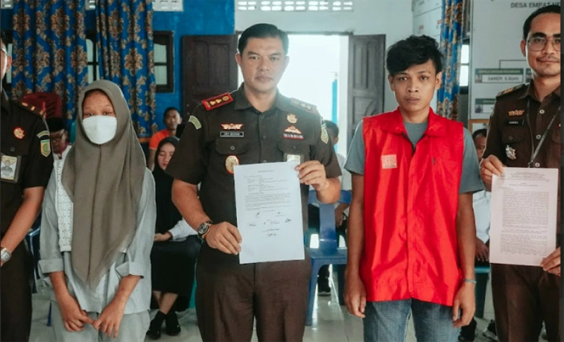 Kenal Lewat Medsos, Ketemuan Lalu Gelapkan HP Korban, Kejari Batu Bara Selesaikan Perkaranya Dengan Humanis