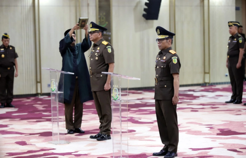 Pelantikan SesJAM-Bin dan Kajati Jawa Tengah, Jaksa Agung Tekankan Integritas  dan Profesionalisme sebagai Pilar Utama
