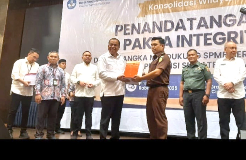 Kajati Sumut Bersama BPMP dan Forkopimda Tandatanganani Pakta Integritas Wujudkan SPMB Bersih dan Transparan