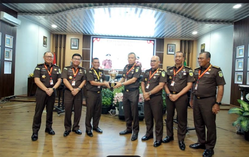 Tutup Rakerda, Kajati Sumut Ajak Seluruh Jajaran Jadikan Rakerda Momentum Untuk Memperbarui Semangat Pengabdian